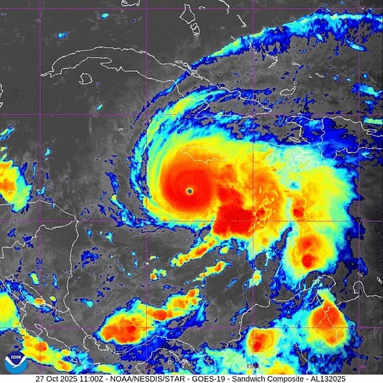 An animation of the hurricane between central America and Jamaica.