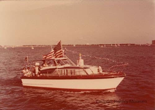 A color photograph of the Bicentennial Boat Parade.